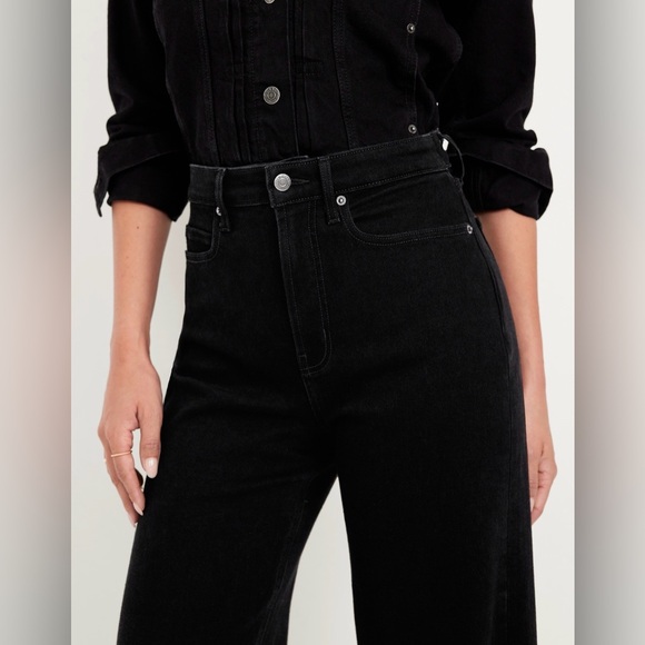 Old Navy Women's Extra High Waisted Super Wide Black Flare Jeans - Picture 4 of 4